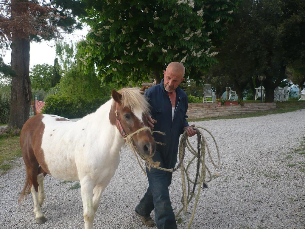 Agriturismo Santa Chiara Pomarance Bagian luar foto